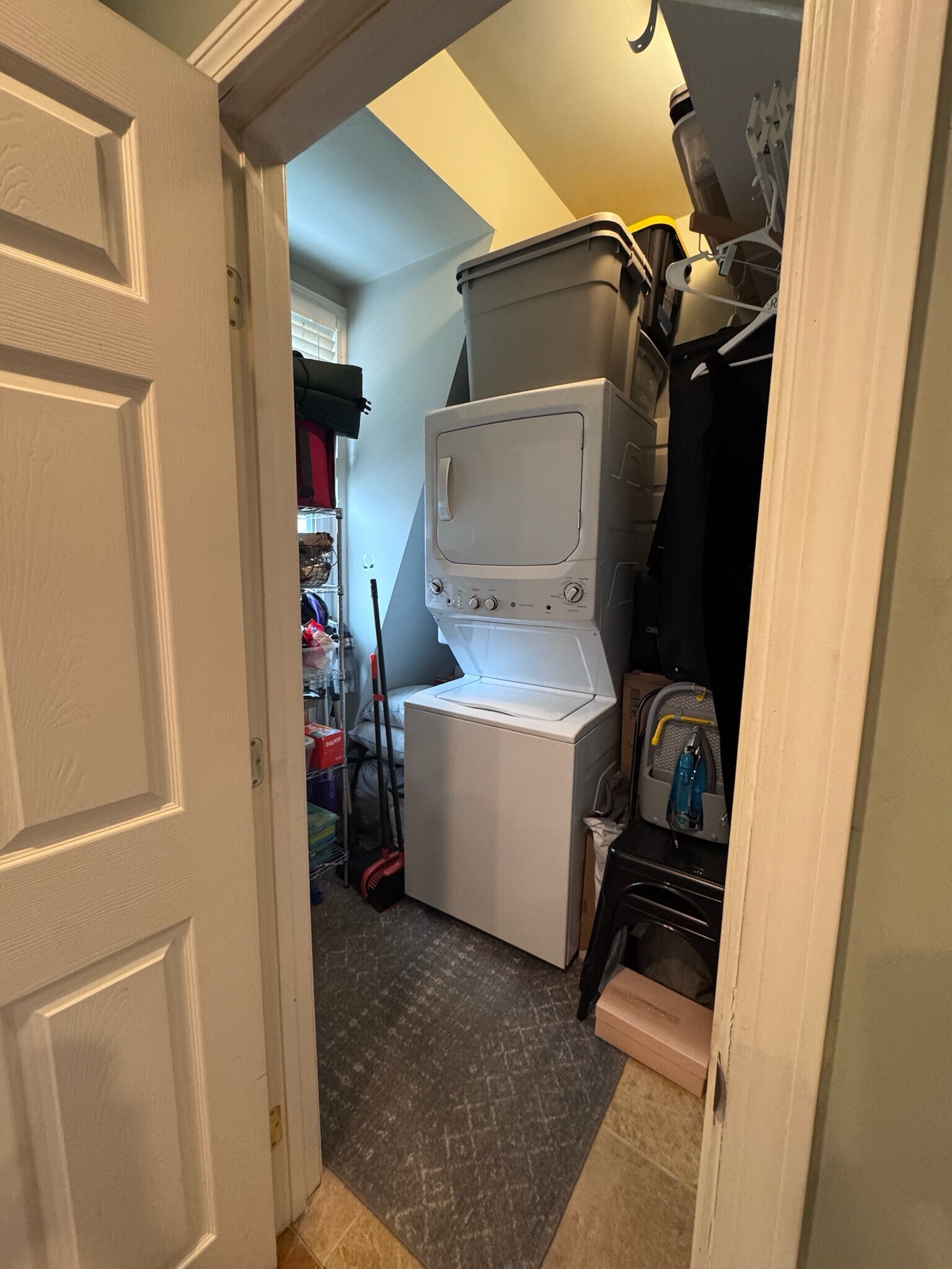 Building Photo - 127 Heath St