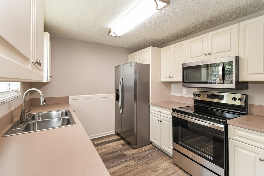 Building Photo - 2891 Gatling Blvd