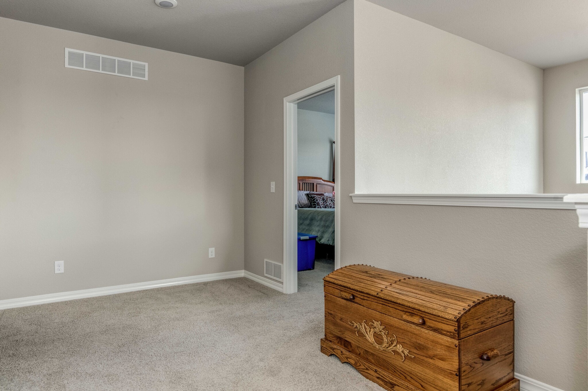 Upstairs landing space - 5827 Morning Light Ter