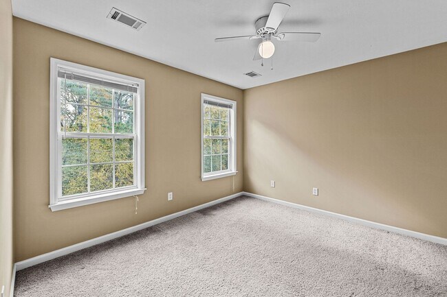 Building Photo - Grovetown home in pool community!