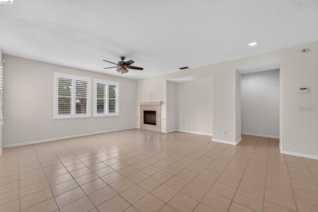 Building Photo - 6708 Sao Tiago Way