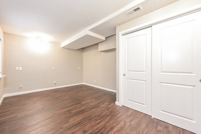 Building Photo - 24762 E Wyoming Cir