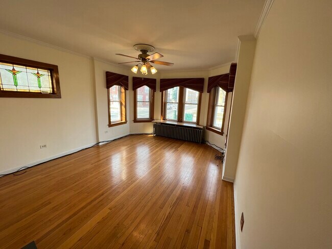 Building Photo - 3359 N Laramie Ave