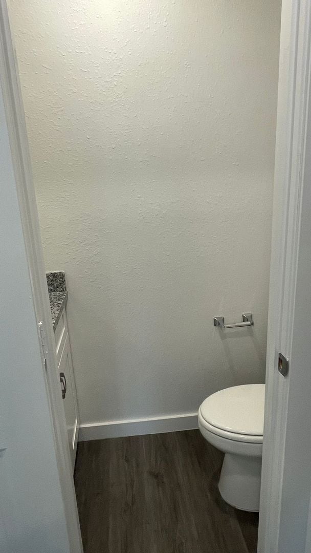 Building Photo - Brand new unit