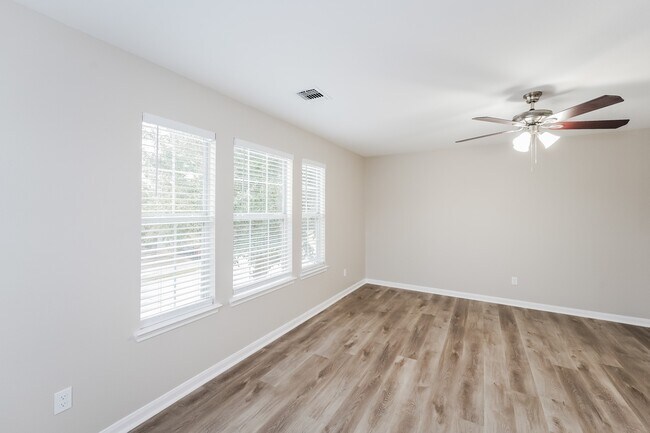 Building Photo - 20727 Dickinson Manor Ln