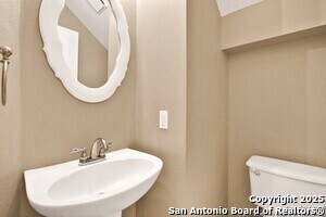 Building Photo - 9414 Gillcross Way