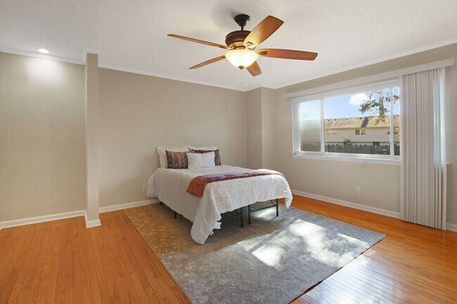 Building Photo - Knollwood Estates