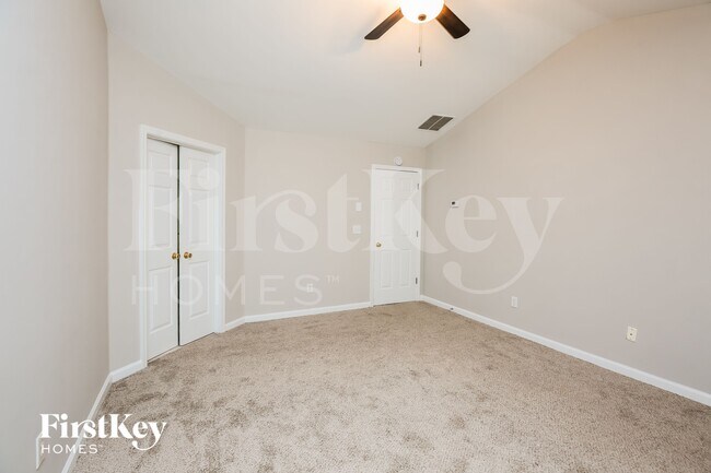Building Photo - 2410 Kirkstone Dr