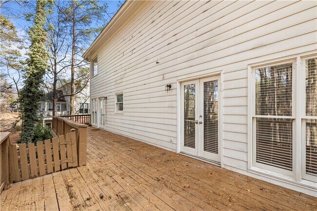 Building Photo - 3460 Goldenrod Dr