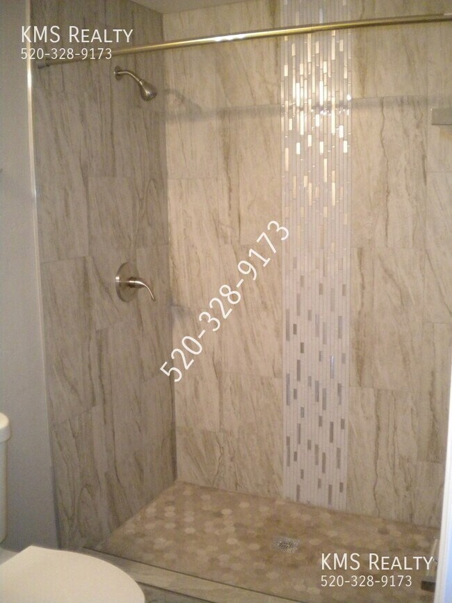 Building Photo - 2321 S Layton Pl