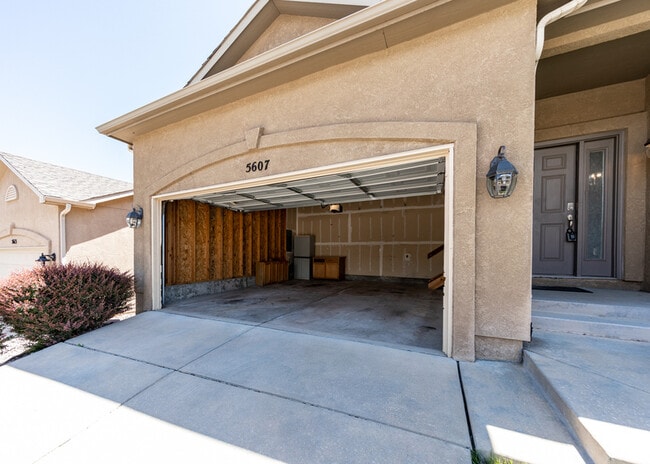 Building Photo - 5607 University Village View