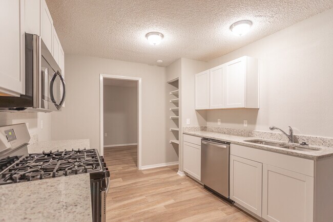 Building Photo - 9438 Brushy Point St