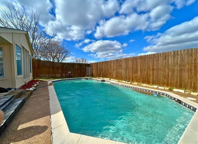 Building Photo - 5533 King Dr