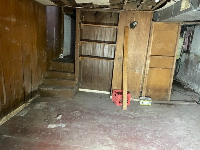 Building Photo - 7 E Owen St