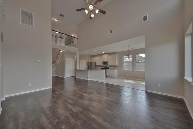 Building Photo - 2211 Dama Dr