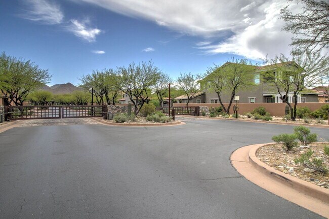 Building Photo - 9427 E Trailside View