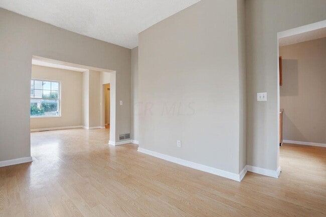 Building Photo - 320-322 E 12th Avenue