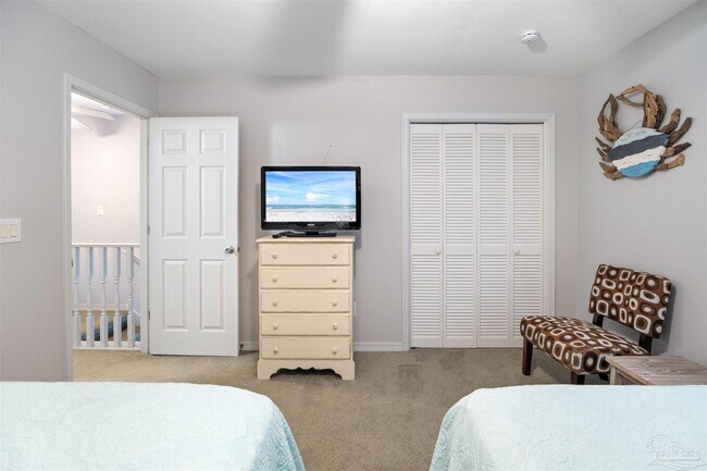 Building Photo - 14180 River Rd