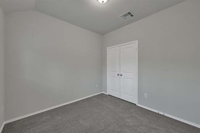 Building Photo - 307 Highland Bayou Dr