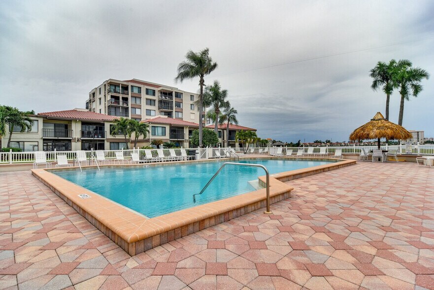 Building Photo - 6260 Palma Del Mar Blvd S