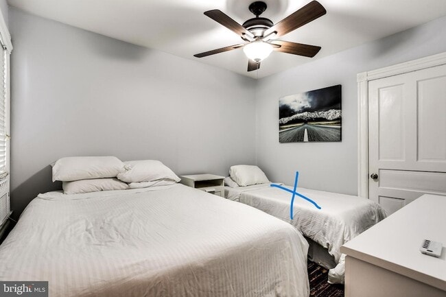 Building Photo - 1211 33rd St NW