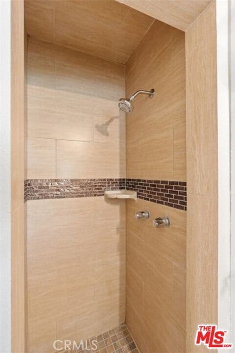 Building Photo - 4500 W Tiller Ave