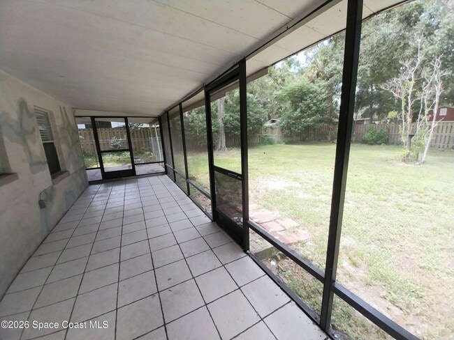 Building Photo - 1390 S Park Ave