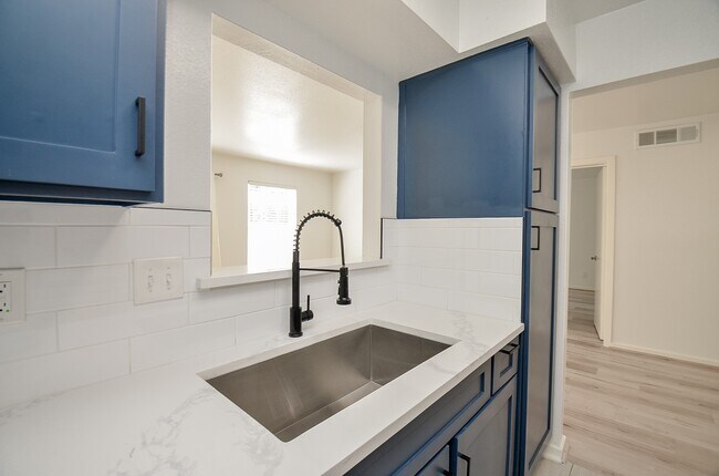 Building Photo - 2333 Bering Dr