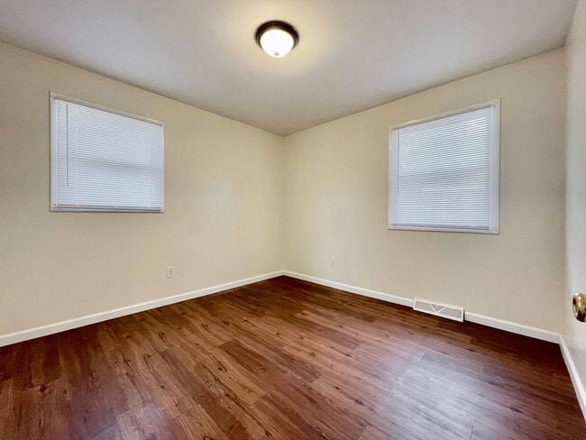Building Photo - Three Bedroom Home in Muskegon