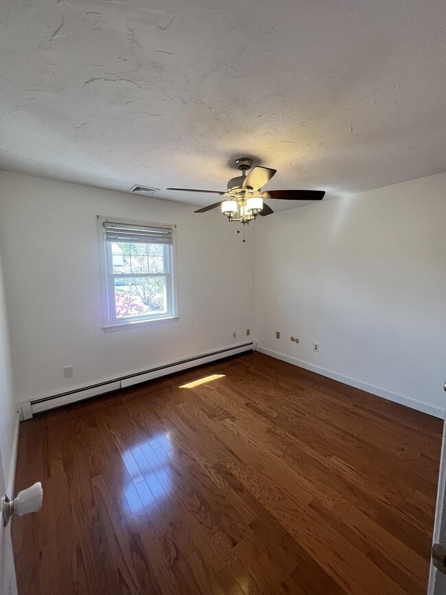 Building Photo - 3 Hearthstone Cir