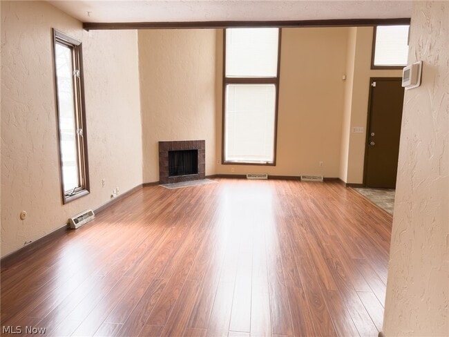 Building Photo - 1363 Belvoir Mews