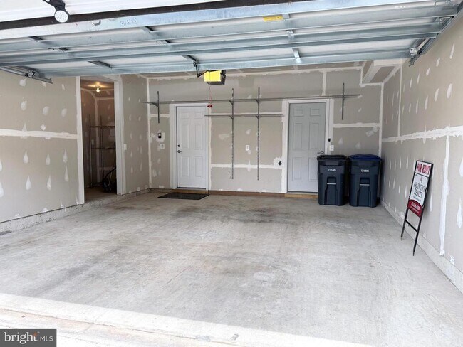 Building Photo - 42682 Keiller Terrace