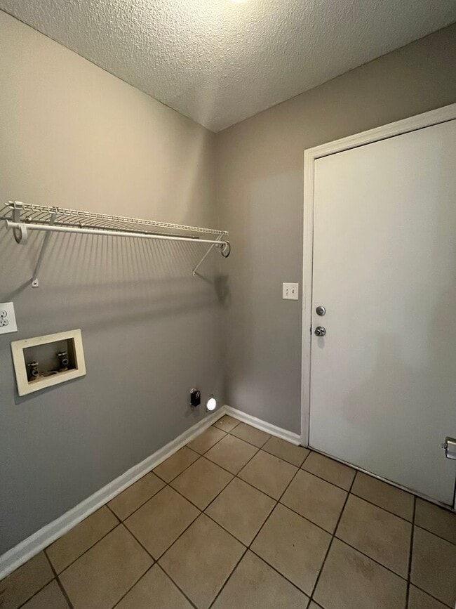 Building Photo - Great 3 bedroom brick ranch in Ladson!