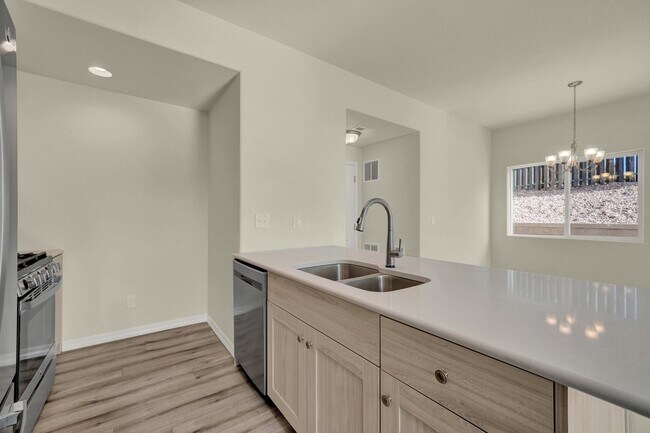 Building Photo - 6241 Felsite Grv