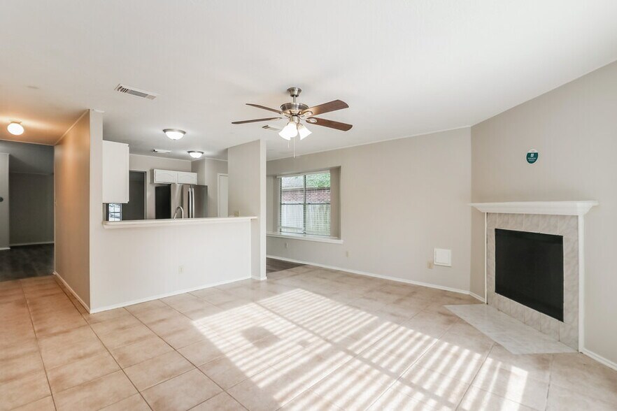 Building Photo - 1034 Canterbury Dr