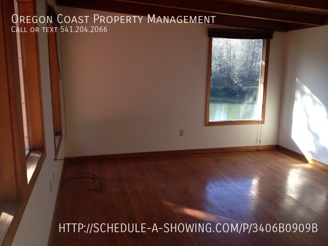 Building Photo - 2 Bedroom River Front House with Fishing d...