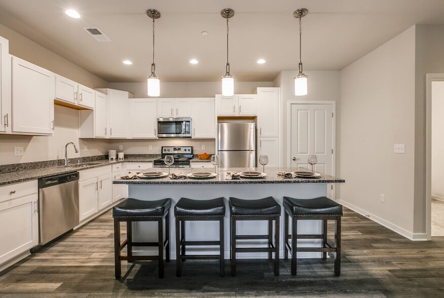 Market Square Apartments 3100 Market Ln Kenosha WI 53144 Apartment