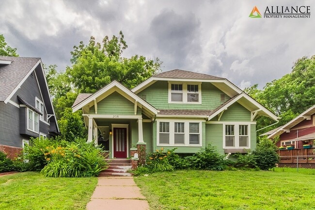 Building Photo - Gorgeous Home!!