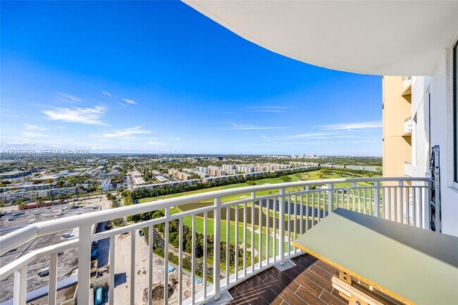 Building Photo - 1745 E Hallandale Beach Blvd