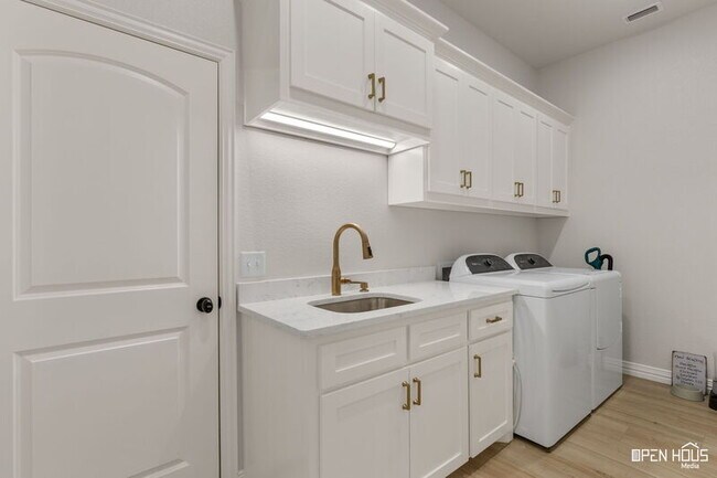 Building Photo - 5211 McSally Dr
