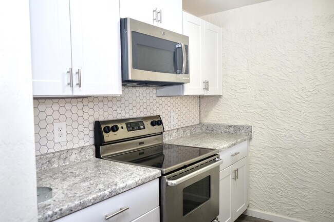 Building Photo - 4635 N 27th Ave