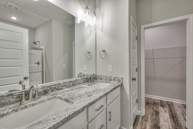 Building Photo - Modern Townhome in Manchester TN