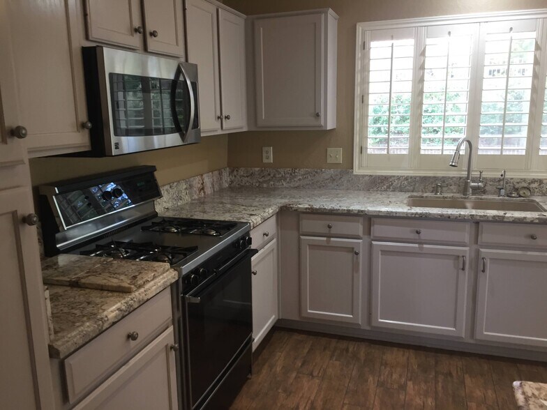 Building Photo - 9109 Grayling Dr
