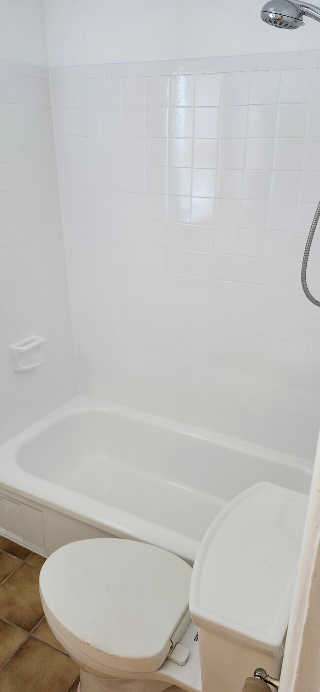 Building Photo - 826 Orange Grove Pl