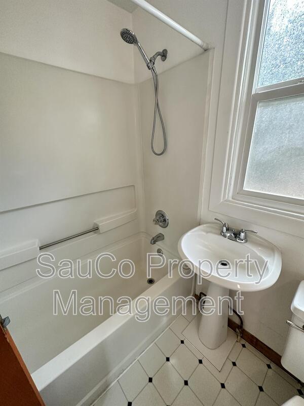 Building Photo - 5110 NE Glisan St