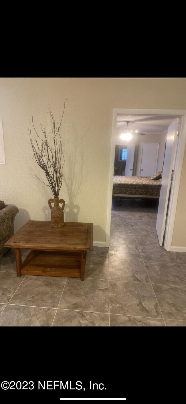 Building Photo - 5557 Floral Ave