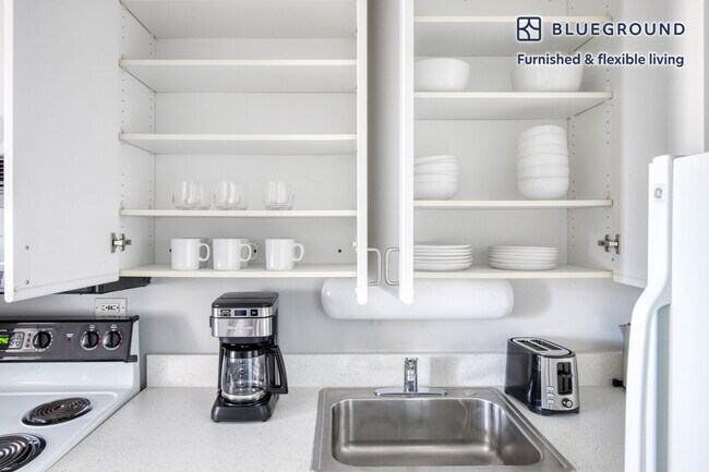 Building Photo - 3450 N Lake Shore Dr.