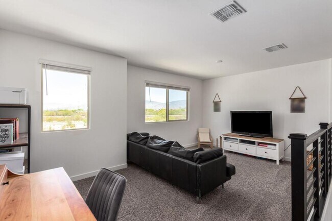 Building Photo - 12796 E Giada Dr