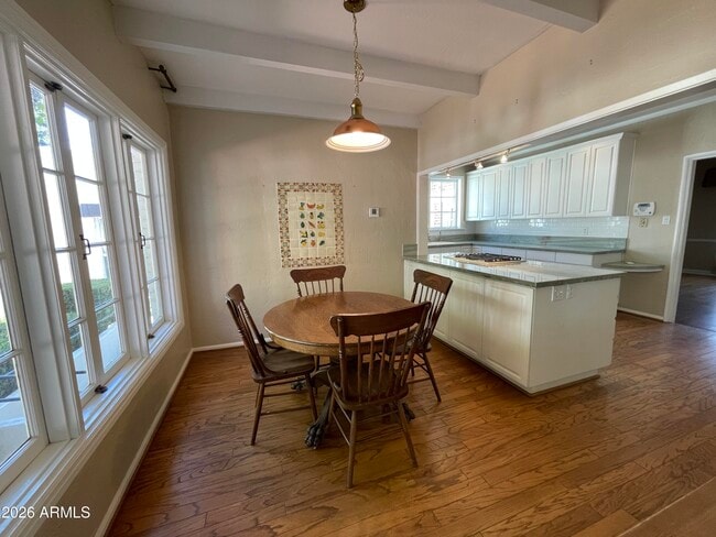 Building Photo - 2021 N Alvarado Rd