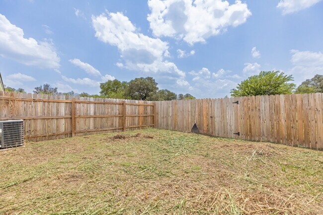 Building Photo - 1010 Co Rd 4516